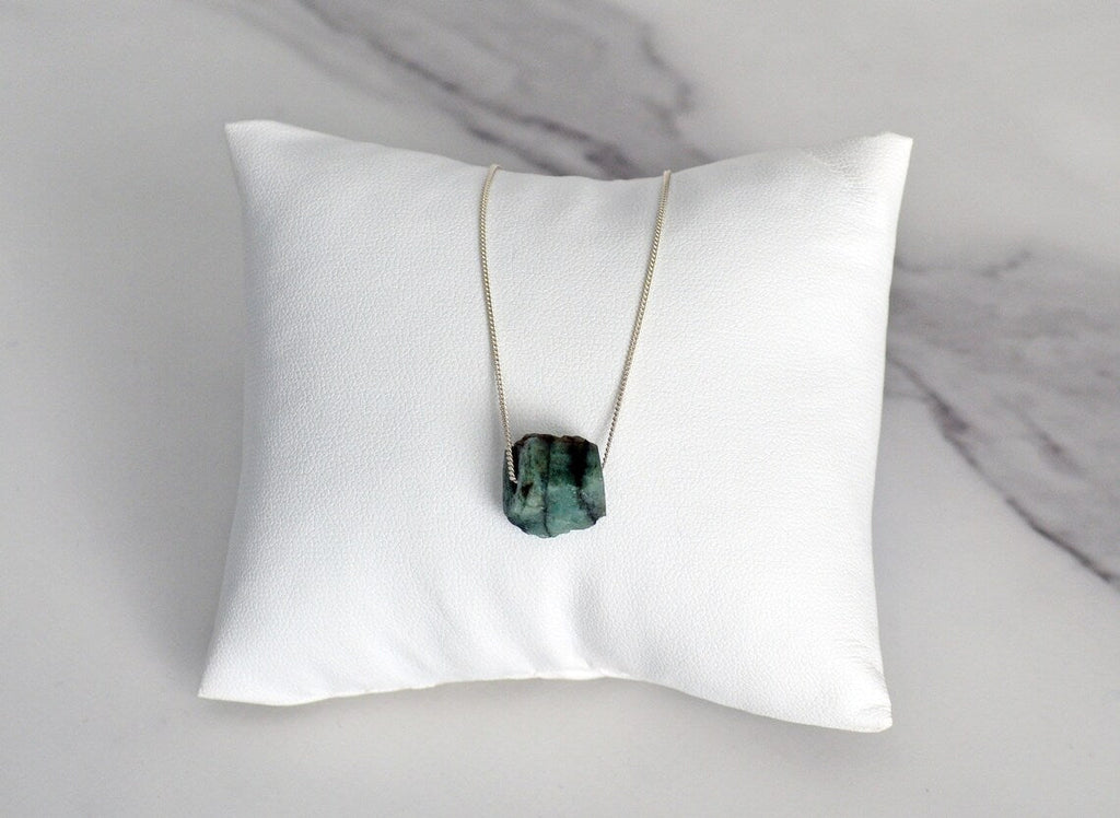 Raw Emerald Necklace, May Birthstone Necklace, Natural Stone Emerald Jewelry, Layering Necklace, Boho Necklace, Healing Crystals
