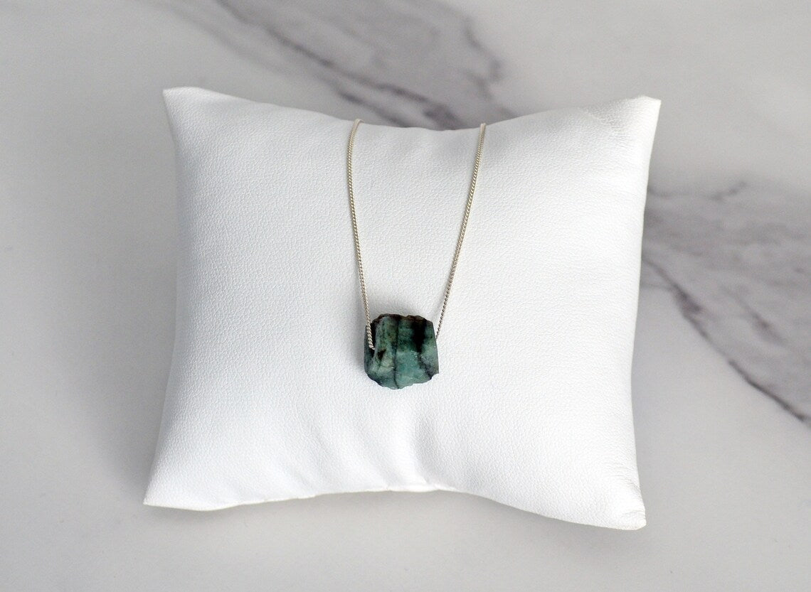 Raw Emerald Necklace, May Birthstone Necklace, Natural Stone Emerald Jewelry, Layering Necklace, Boho Necklace, Healing Crystals